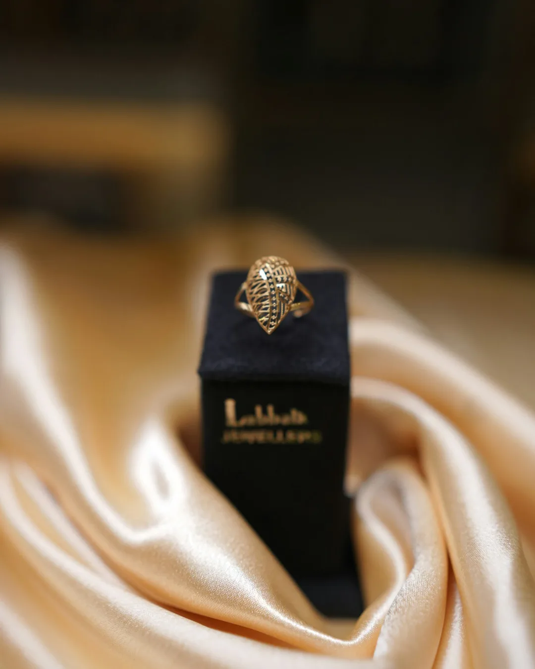 Labbaik Jewellers — Luxe Gold Ring